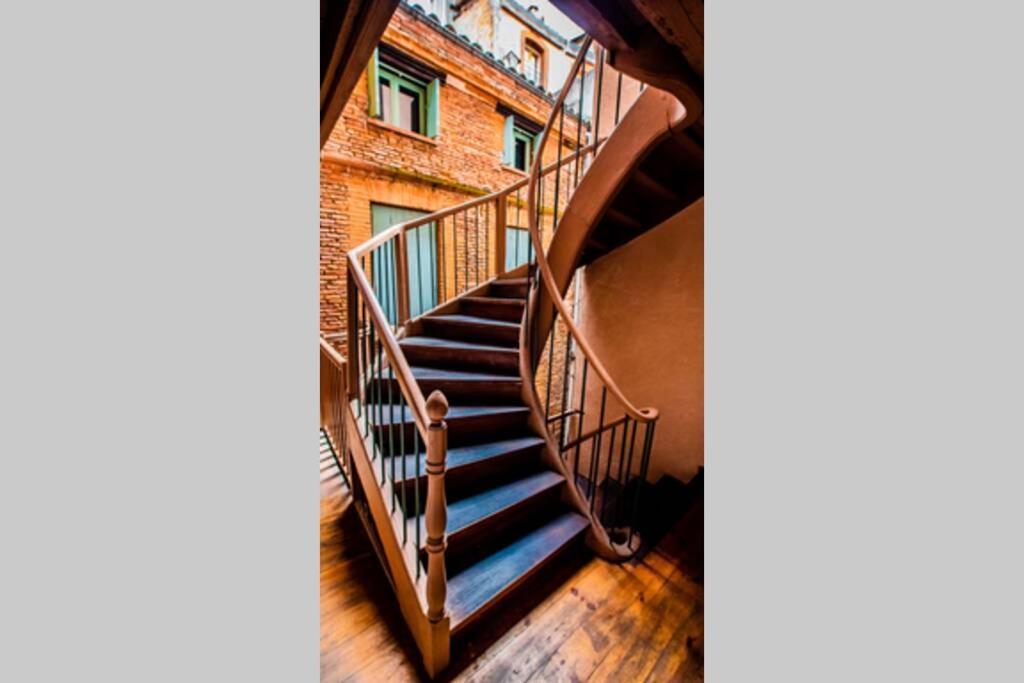 Apartamento Loft Sous Les Toits Lumineux - Capitole-Daurade-Esquirol - Wifi Toulouse Exterior foto